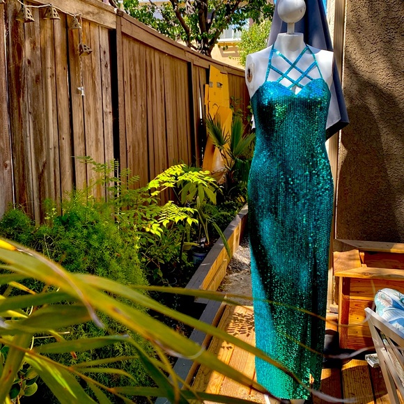 Emerald green sequins evening maxi dress - Picture 1 of 8